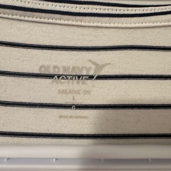 Old Navy Active Relaxed Breathe ON Twist- Hem Cropped Long Sleeve Top Size Large - Picture 7 of 11